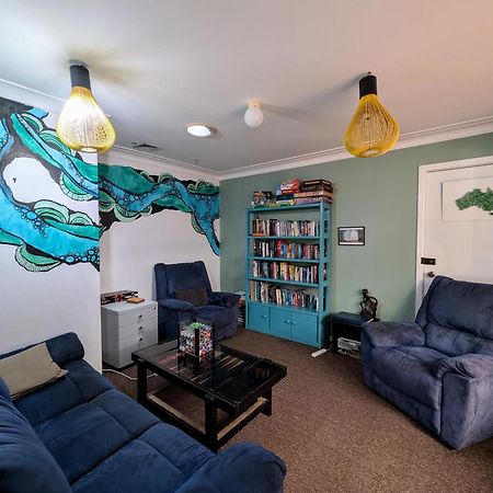Ozzie Pozzie Backpackers Hostel Port Macquarie Bagian luar foto