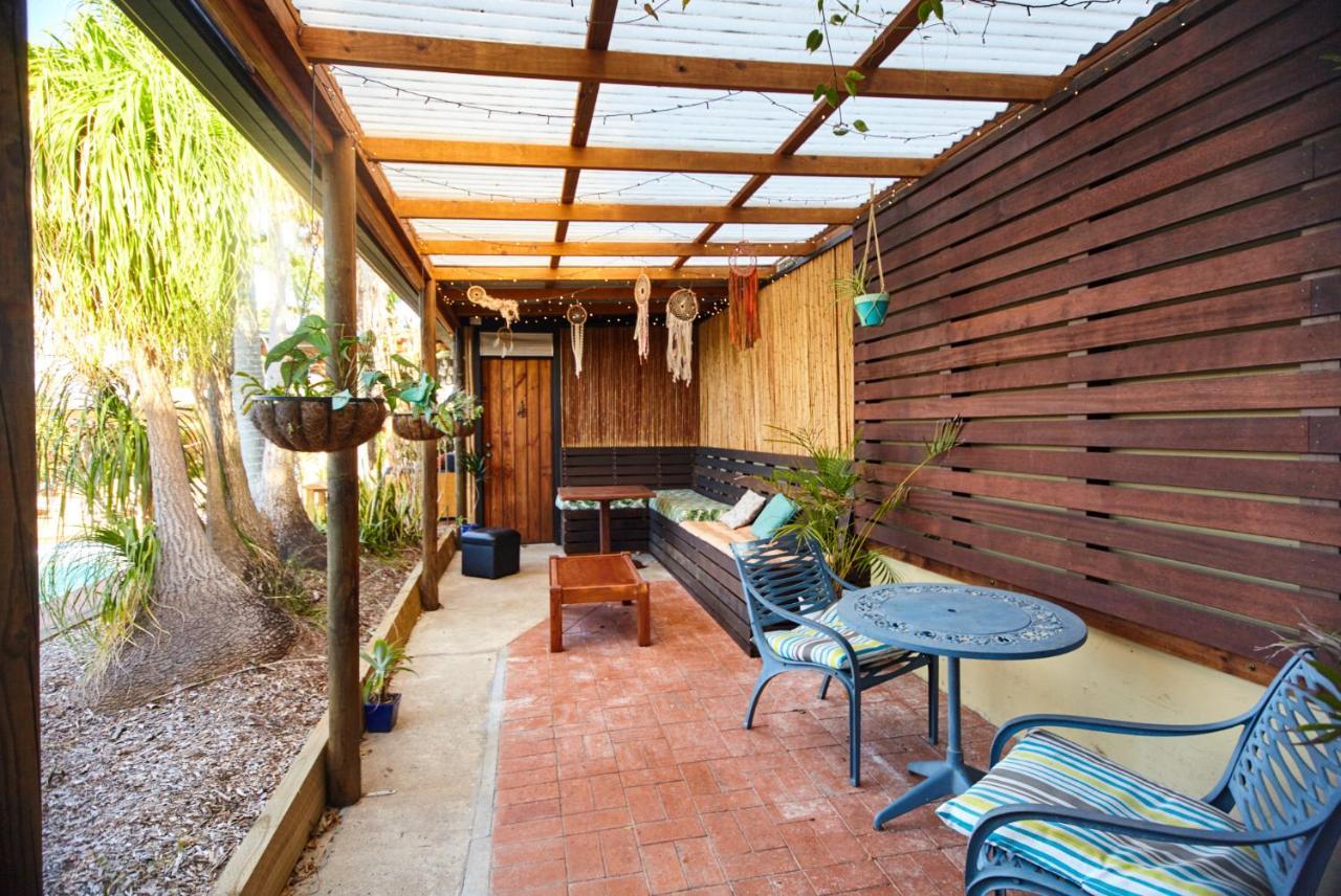 Ozzie Pozzie Backpackers Hostel Port Macquarie Bagian luar foto