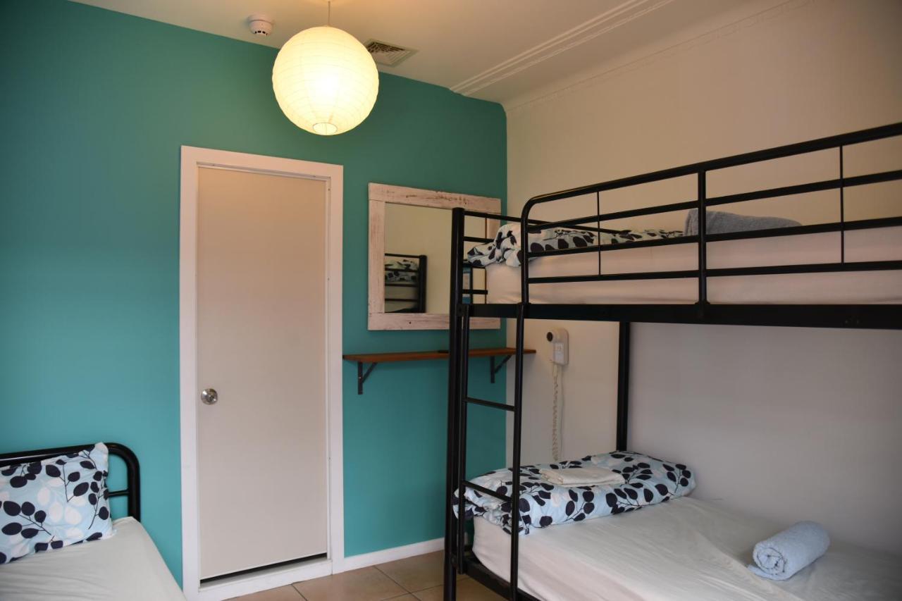 Ozzie Pozzie Backpackers Hostel Port Macquarie Bagian luar foto