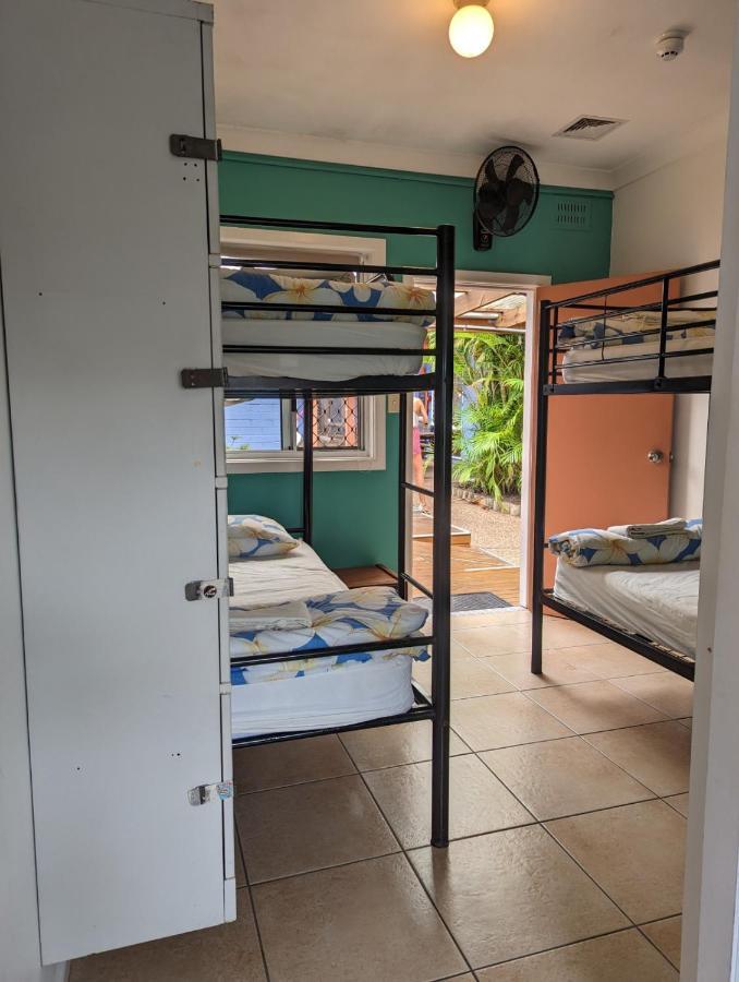 Ozzie Pozzie Backpackers Hostel Port Macquarie Bagian luar foto