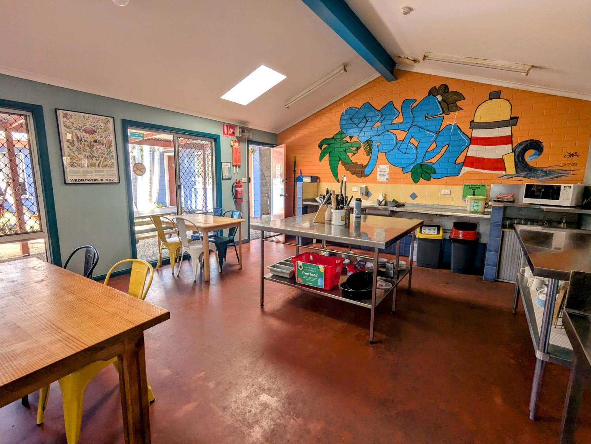 Ozzie Pozzie Backpackers Hostel Port Macquarie Bagian luar foto