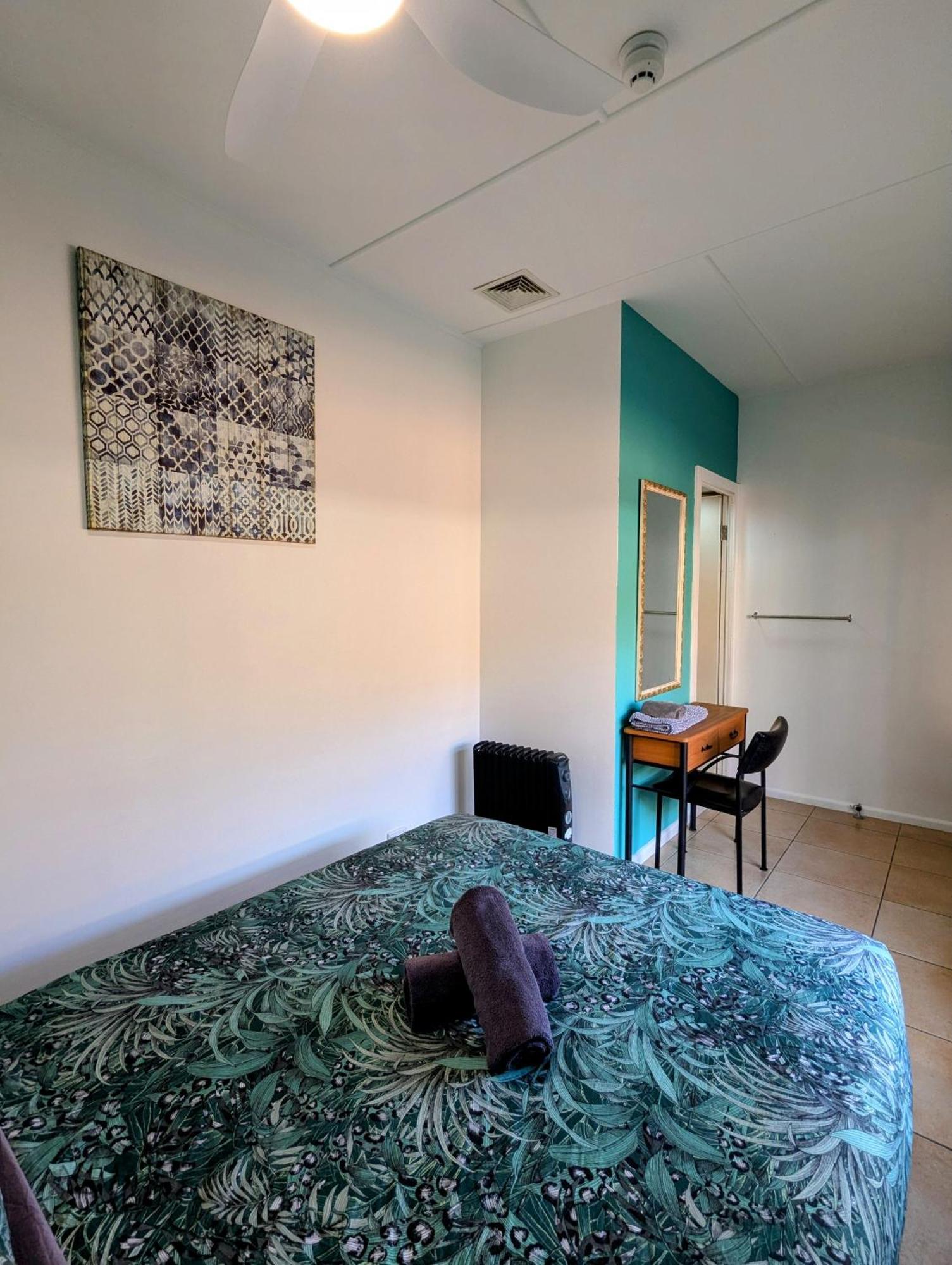 Ozzie Pozzie Backpackers Hostel Port Macquarie Bagian luar foto