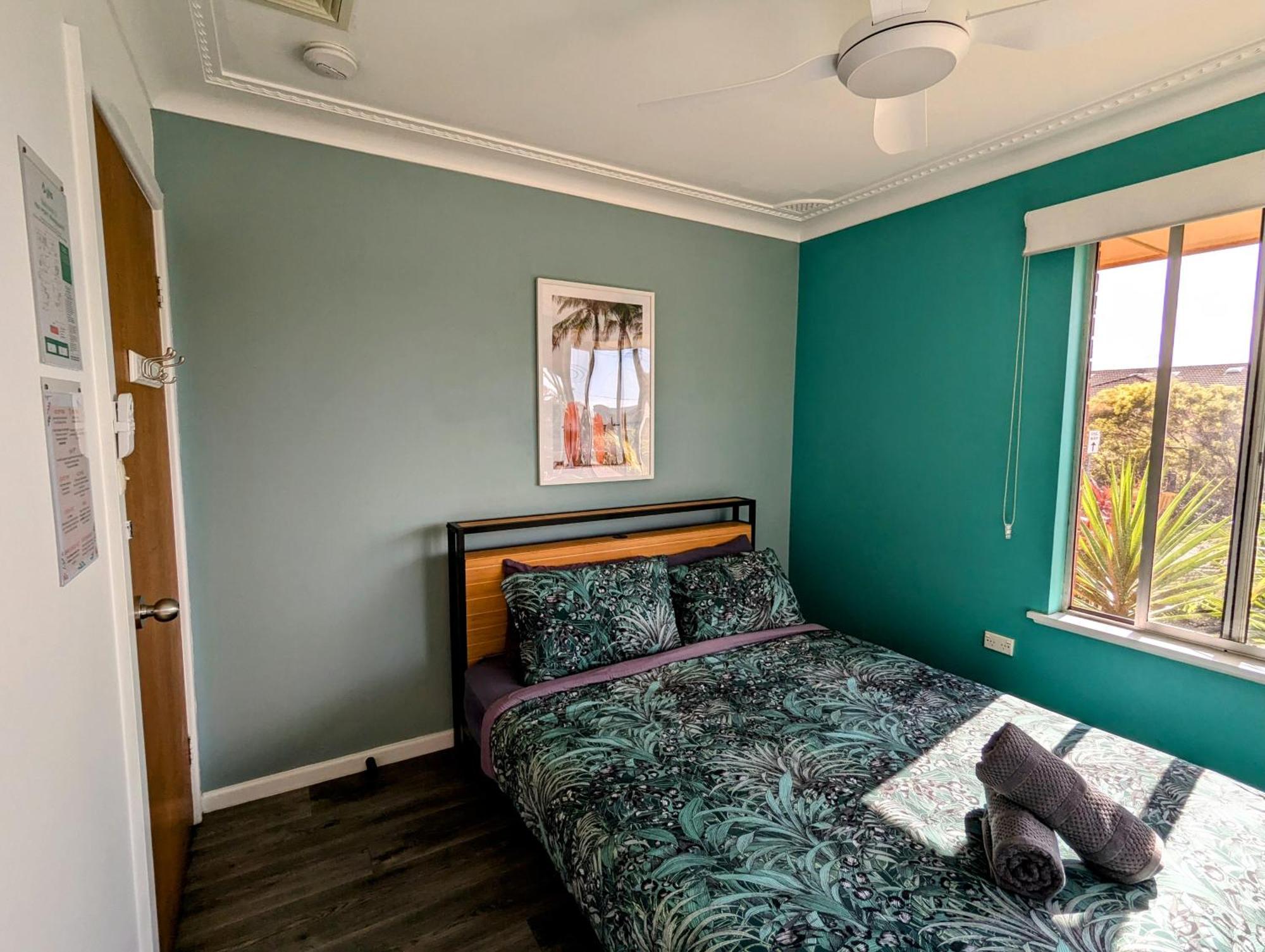 Ozzie Pozzie Backpackers Hostel Port Macquarie Bagian luar foto