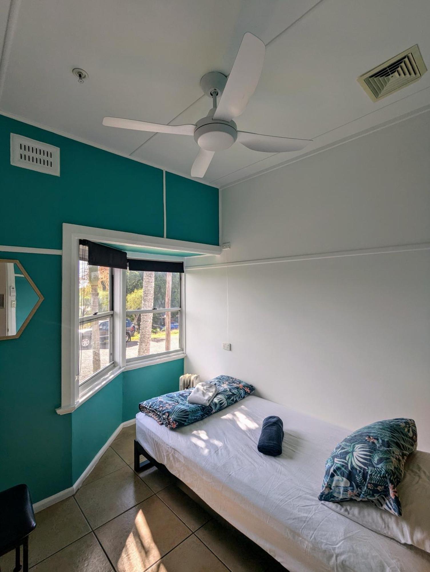 Ozzie Pozzie Backpackers Hostel Port Macquarie Bagian luar foto