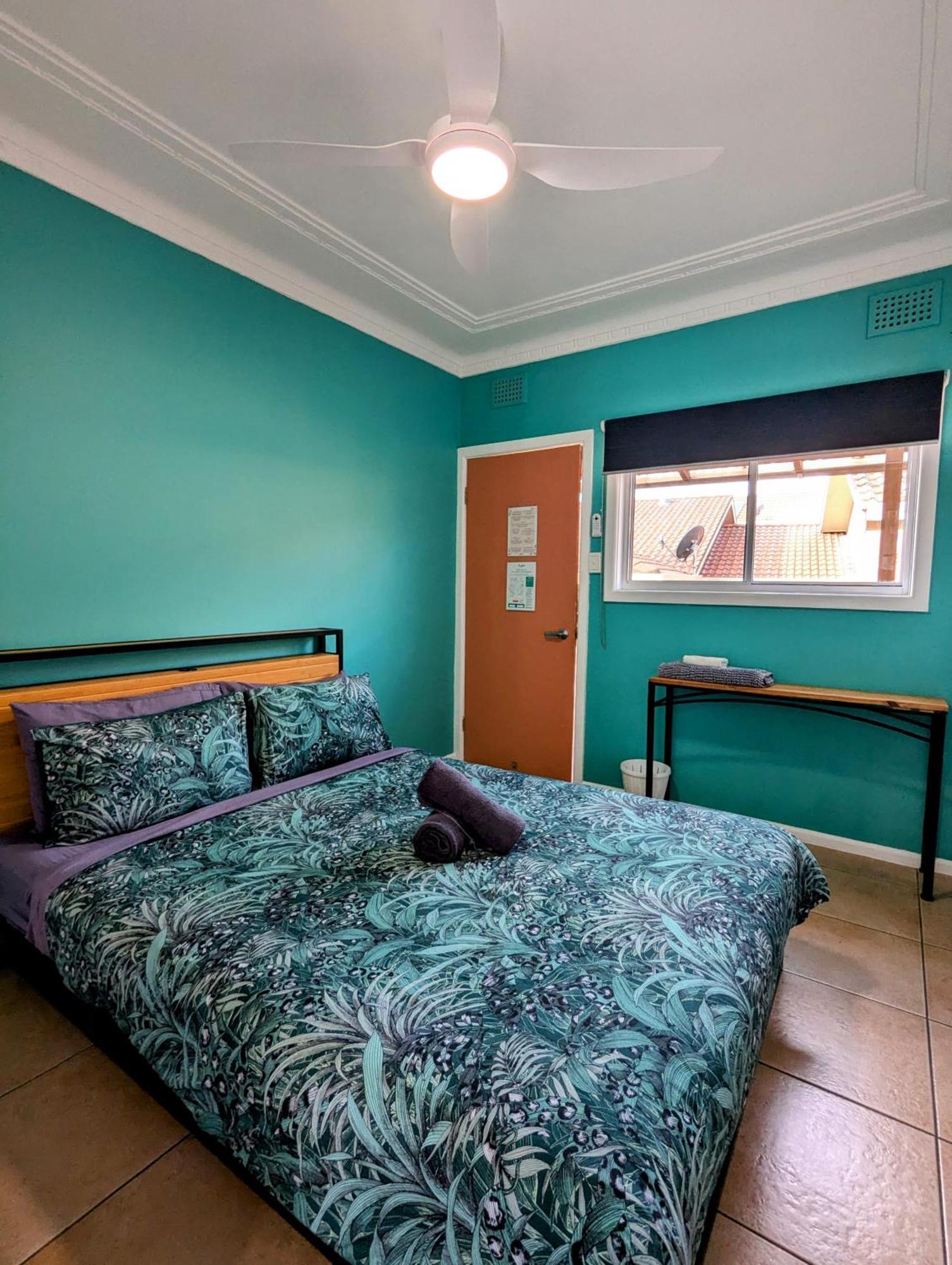 Ozzie Pozzie Backpackers Hostel Port Macquarie Bagian luar foto