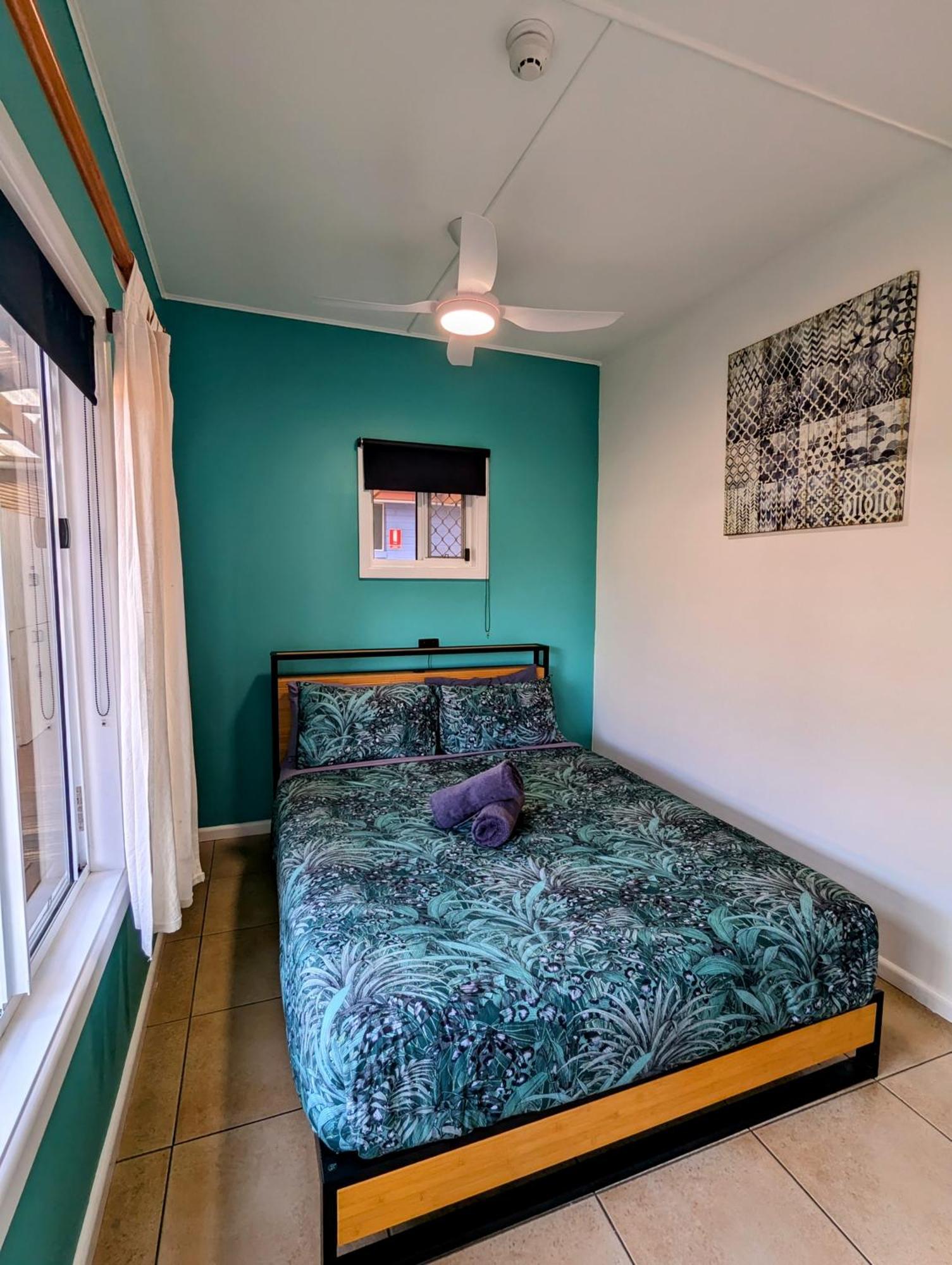 Ozzie Pozzie Backpackers Hostel Port Macquarie Bagian luar foto