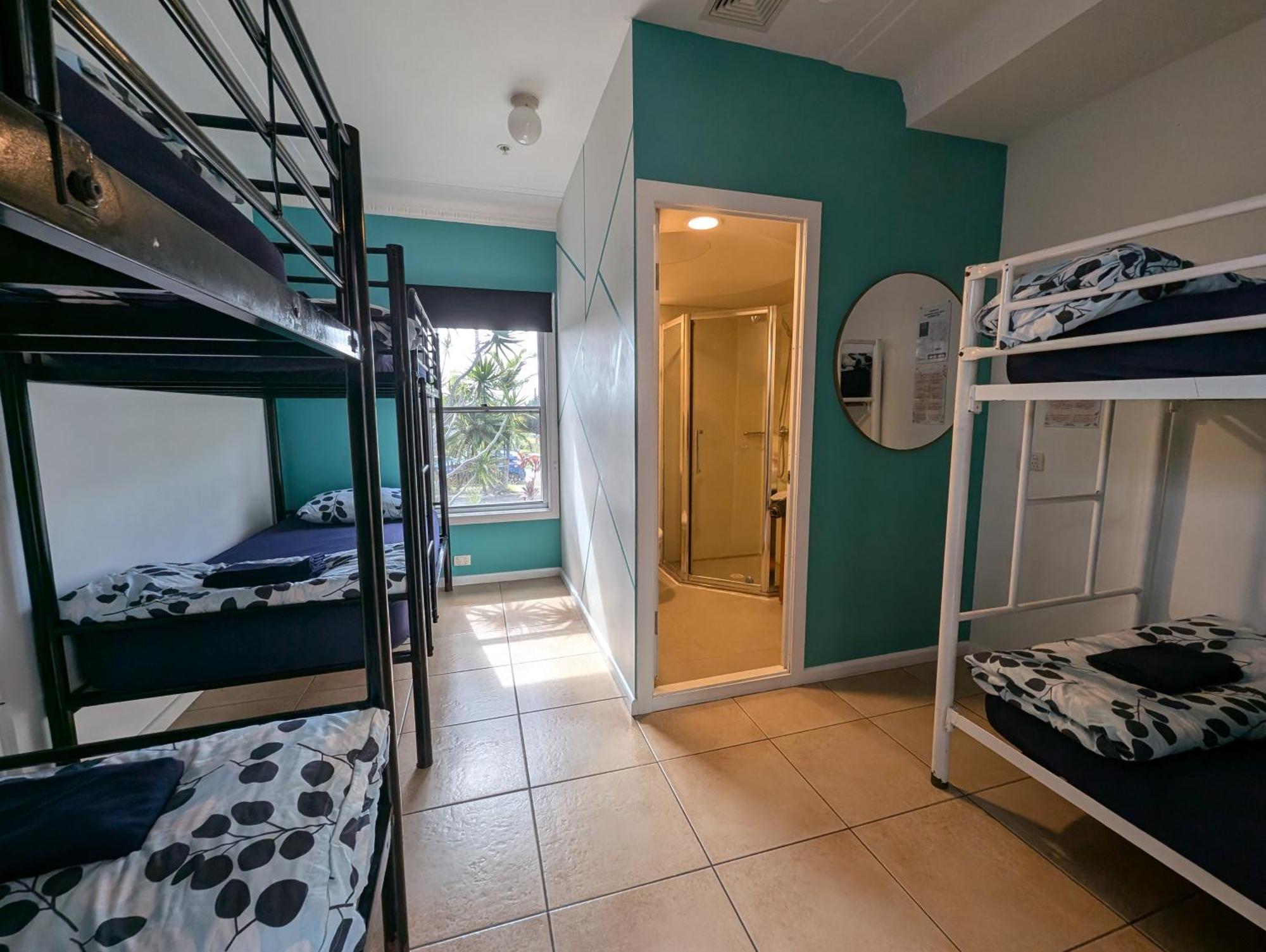 Ozzie Pozzie Backpackers Hostel Port Macquarie Bagian luar foto