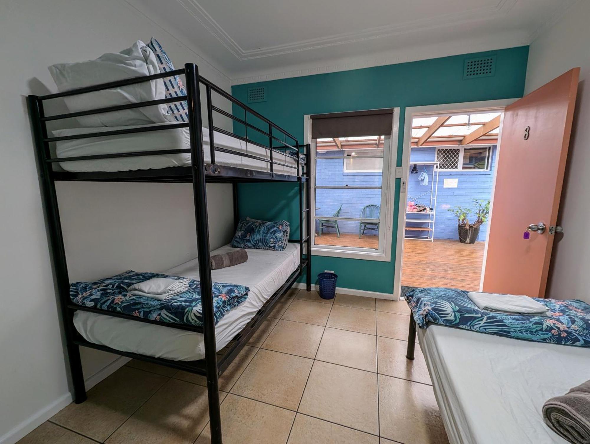 Ozzie Pozzie Backpackers Hostel Port Macquarie Bagian luar foto