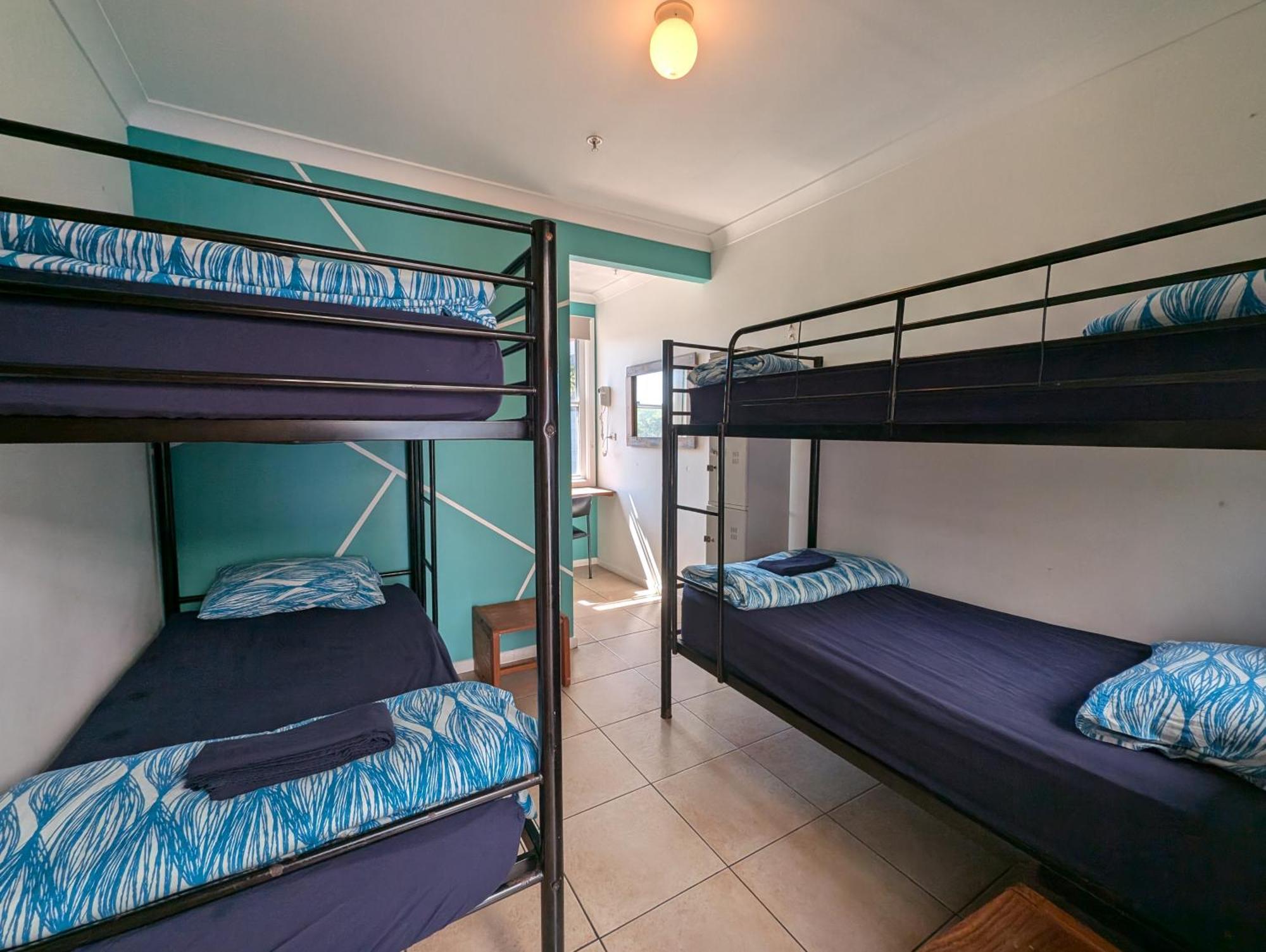 Ozzie Pozzie Backpackers Hostel Port Macquarie Bagian luar foto