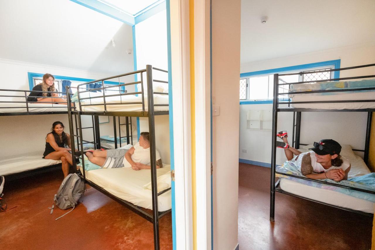 Ozzie Pozzie Backpackers Hostel Port Macquarie Bagian luar foto